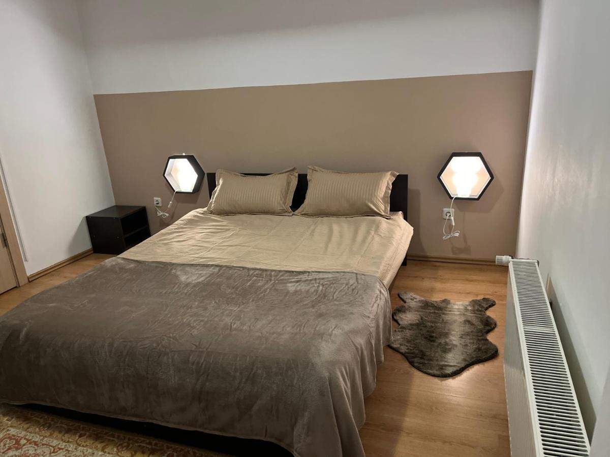 Апартаменты Anissia Apartament Синая Экстерьер фото